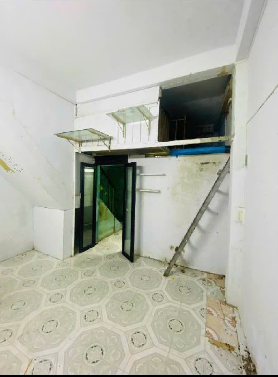Nhà bán Phạm Ngũ Lão, 4 tầng, 3 PN / 4WC DT: 30m2. Ngang 4m, dài 7.5 GIÁ 5 tỷ